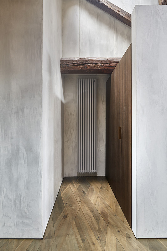 Loft Henge con radiatori Tubes personalizzati