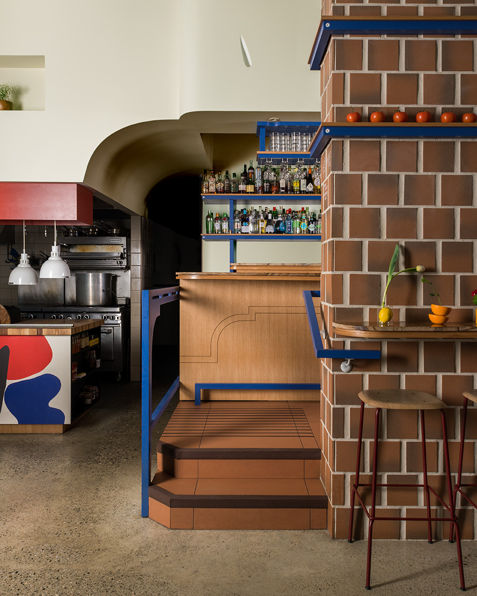 barra de tapas acabado azul y ladrillo