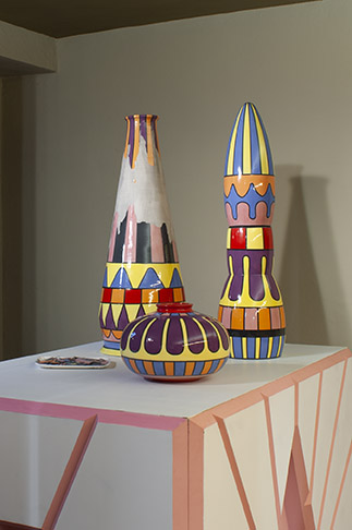collezione oggetti ceramica colori pop