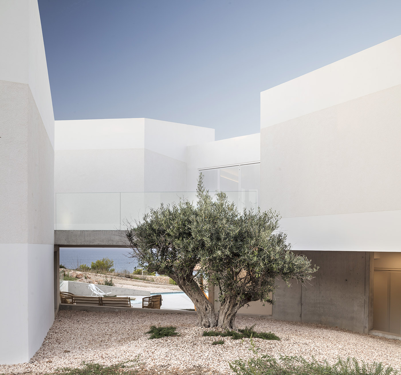 villa pool view geometry
