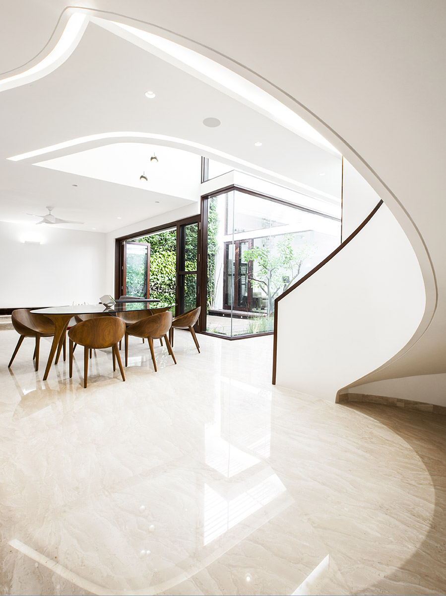 garden interior courtyard glass wood metal