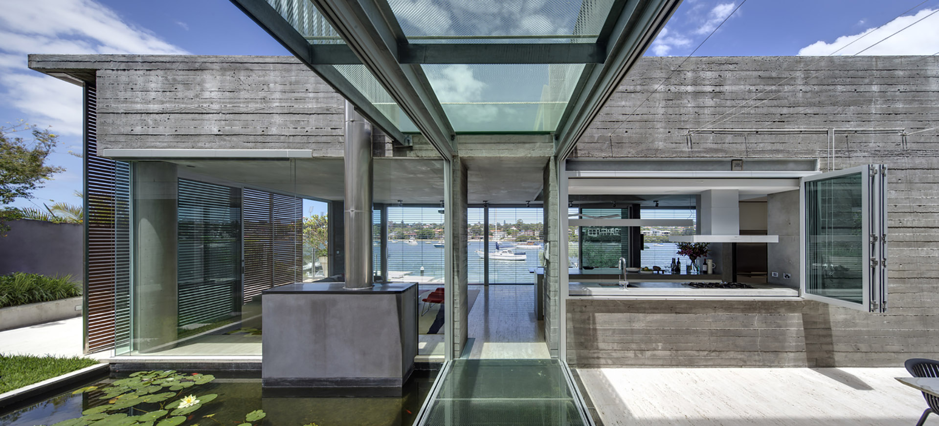 Villa in Sidney, walkway that combines living and sleeping areas