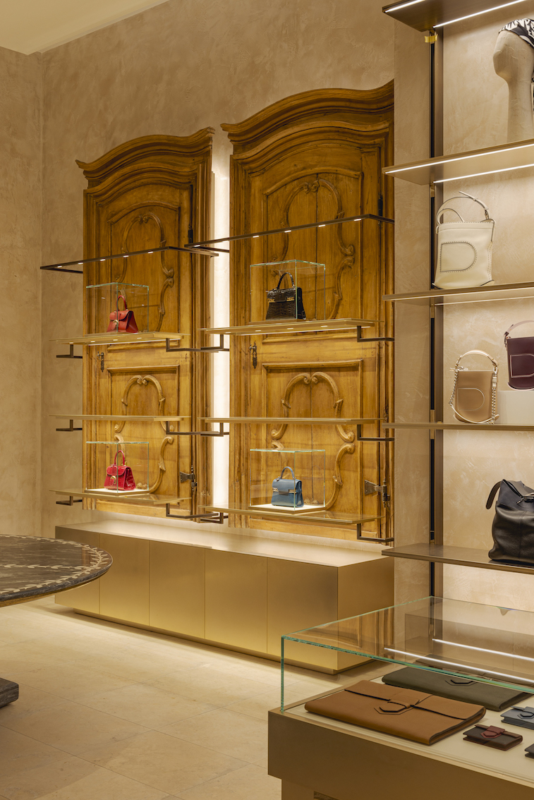 Espositori negozio Delvaux Parigi