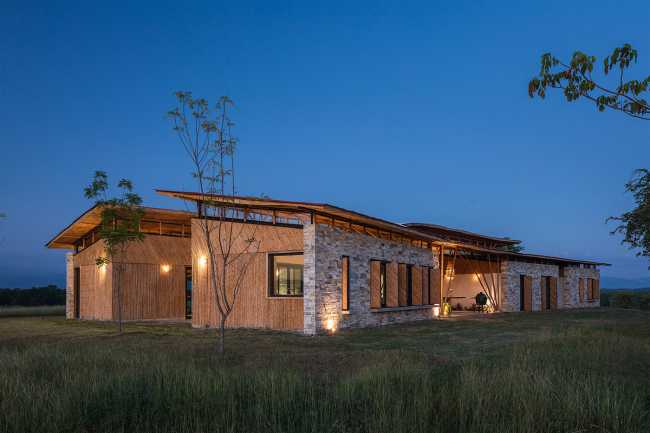 Housing in Mexico. Solar position, wind and trees as guidelines for the project