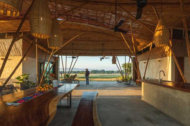 Housing in Mexico. Solar position, wind and trees as guidelines for the project