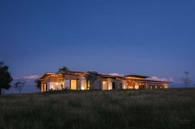 Housing in Mexico. Solar position, wind and trees as guidelines for the project
