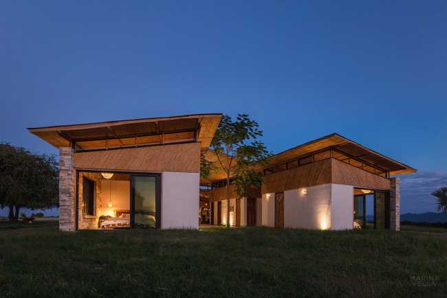 Housing in Mexico. Solar position, wind and trees as guidelines for the project