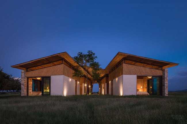 Housing in Mexico. Solar position, wind and trees as guidelines for the project