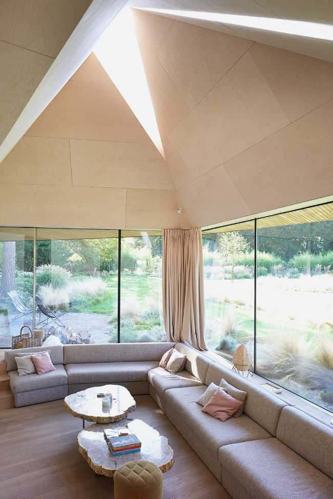 Casa annidata ai margini di un bosco