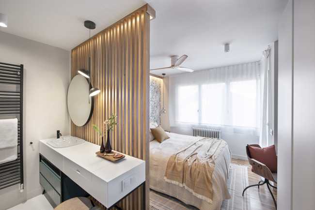 Elogio del “paesaggio interno”. Finestre e balconi aperti sugli spazi abitativi