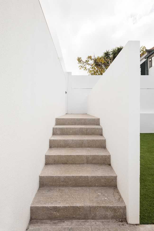 Casa en Lisboa. Ampliación, recualificación y optimización de la morfología del techo