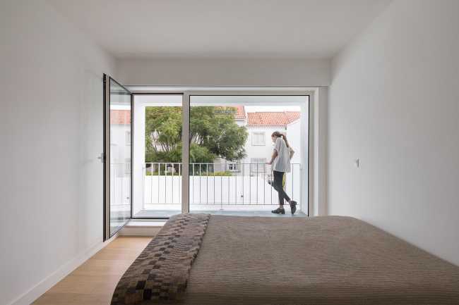 Lisbon House. Expansion, upgrading and optimization of the roof morphology