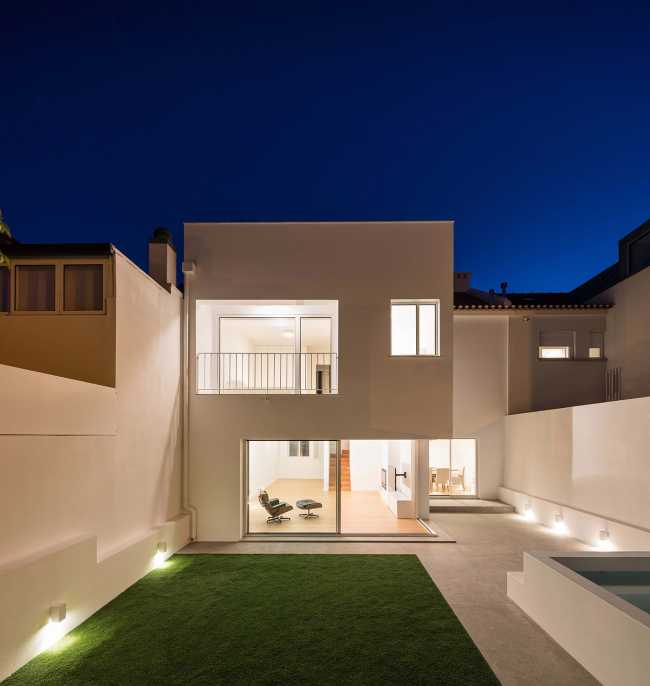 Lisbon House. Expansion, upgrading and optimization of the roof morphology