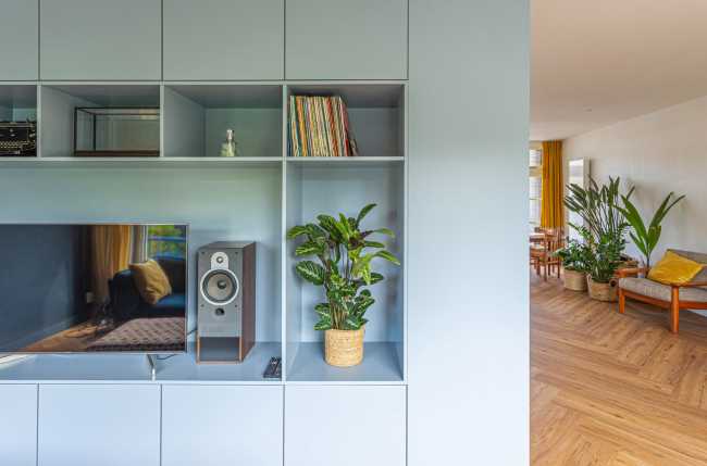 1950s flat in Rotterdam. Addition of a multifunctional