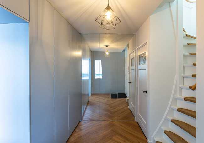 1950s flat in Rotterdam. Addition of a multifunctional