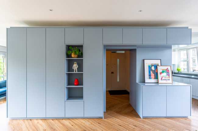 1950s flat in Rotterdam. Addition of a multifunctional