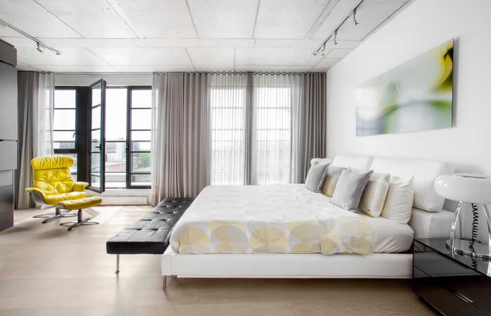 Lofts in Montreal. Black, white oak and colour accents for a young, urban interior design