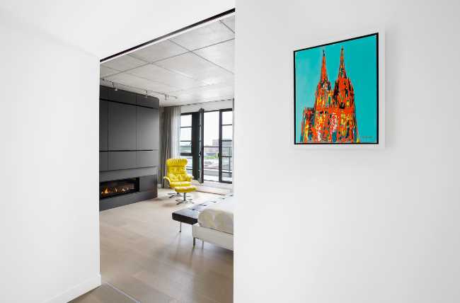 Lofts in Montreal. Black, white oak and colour accents for a young, urban interior design