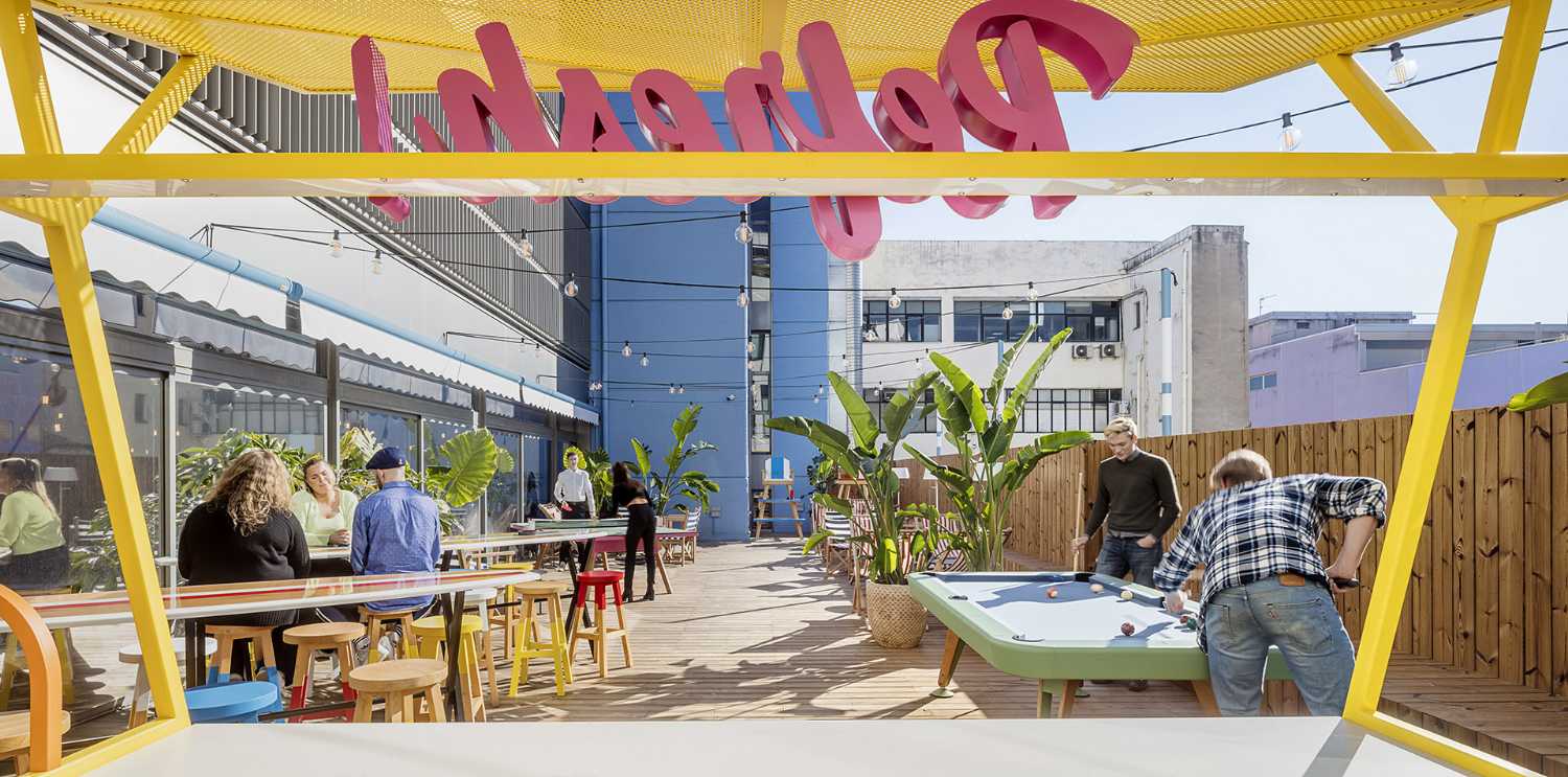 Nueva sede corporativa en Barcelona. La playa inspira el diseño delos espacios de trabajo