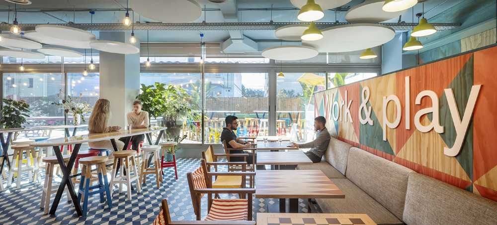 Le nouveau siège social à Barcelone. La plage inspire la conception des espaces de travail