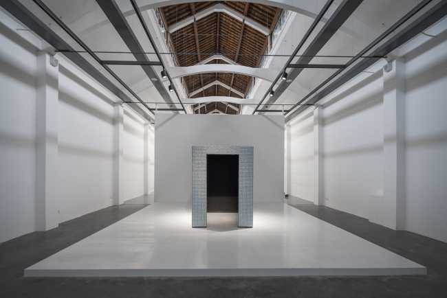 Silk Factory in China. A framework for the exhibition of contemporary art