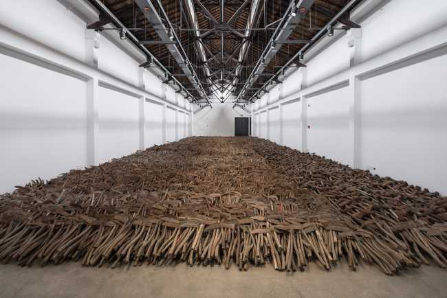 Silk Factory in China. A framework for the exhibition of contemporary art