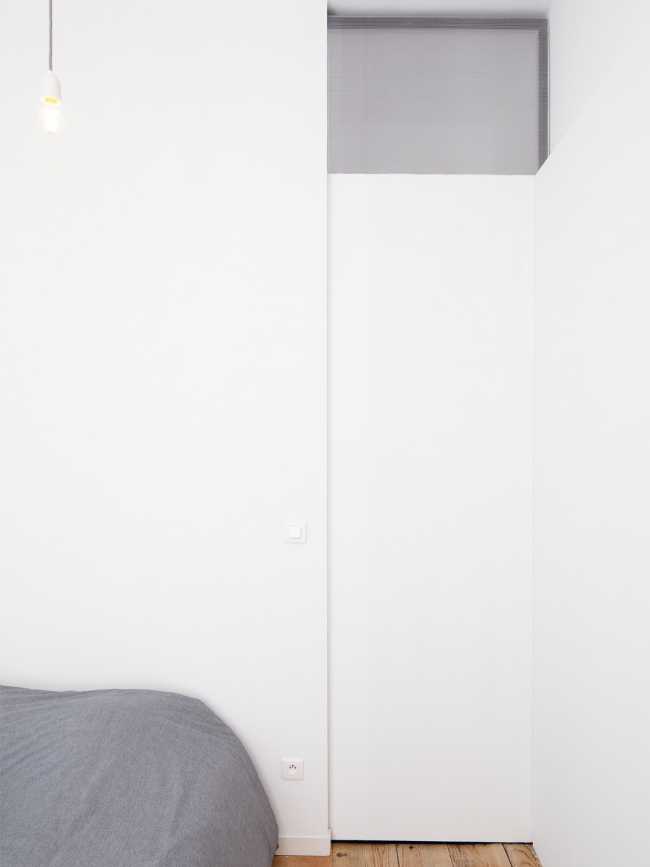 Renovated apartment in Corsica. Wooden floor and local marble fireplaces