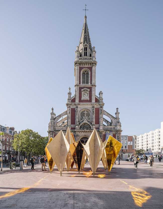 Fôret, la instalación artística que integra bosque y ciudad.