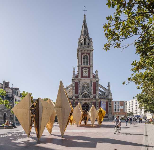 Fôret, la instalación artística que integra bosque y ciudad.