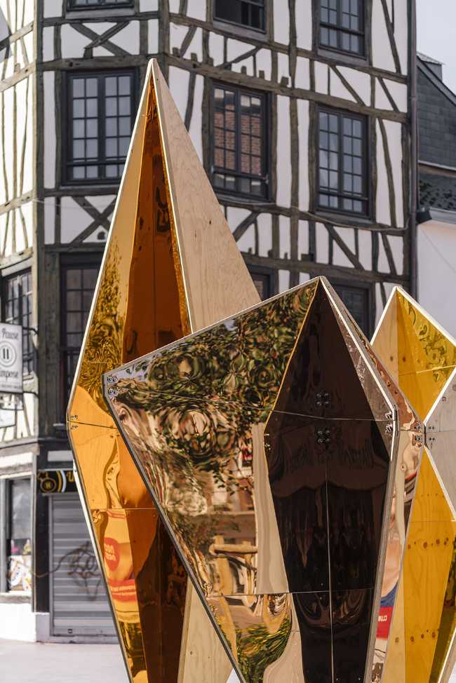 Fôret, la instalación artística que integra bosque y ciudad.