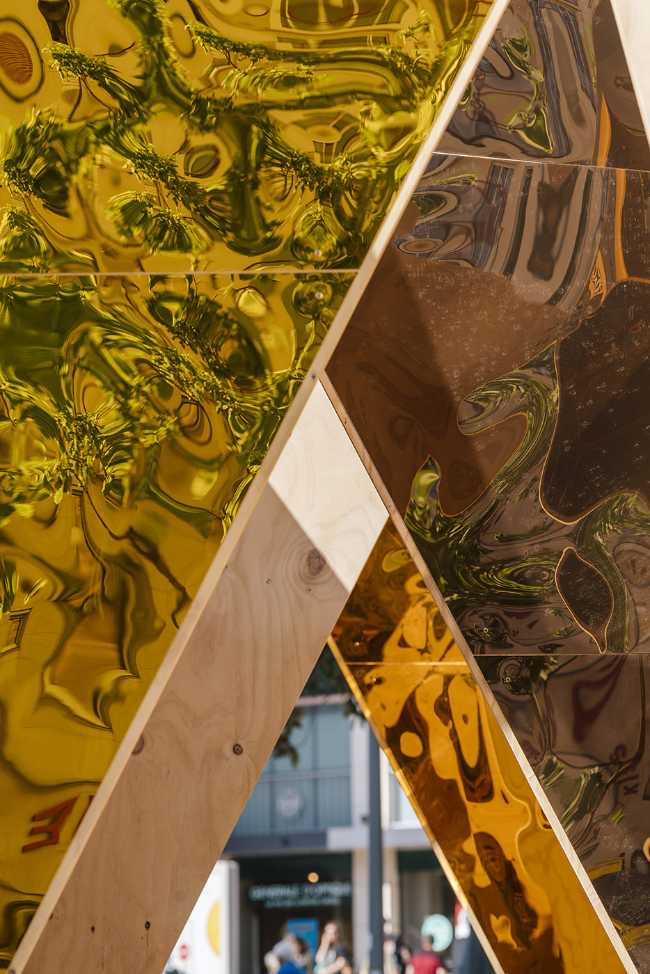 Fôret, la instalación artística que integra bosque y ciudad.