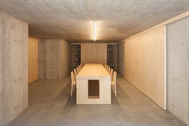 Dwelling designed as a living sculpture. A work on the borderline between art and architecture