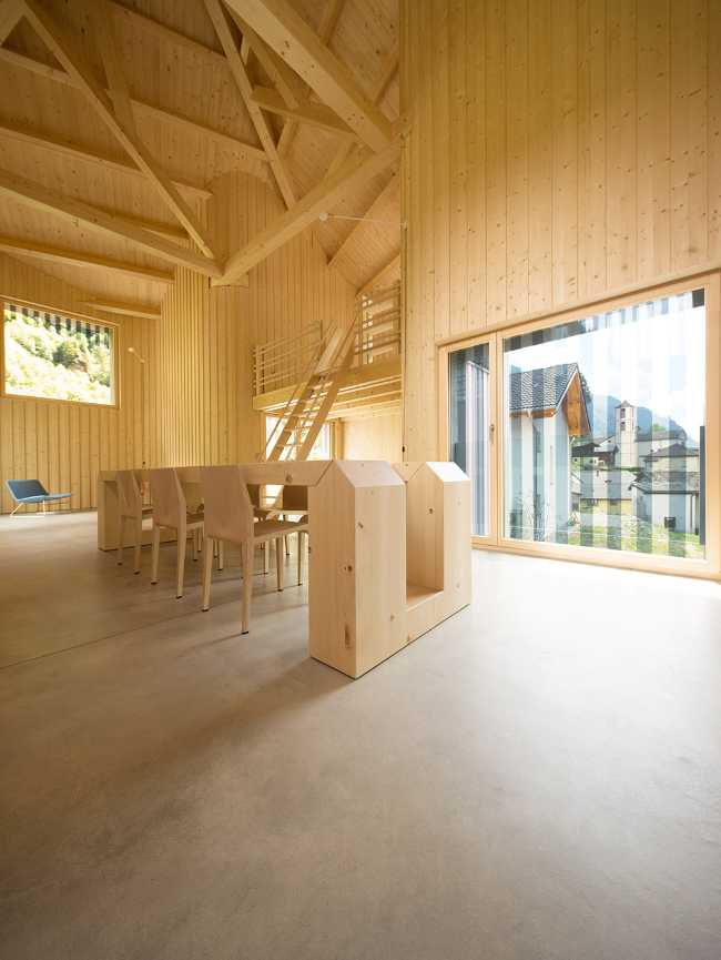 Dwelling designed as a living sculpture. A work on the borderline between art and architecture