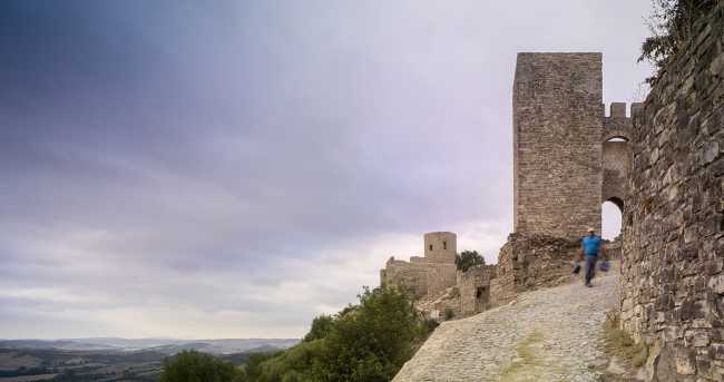 Landscape and history, the great beauty of Los Alcornocales Reserve. The renovation of the castle
