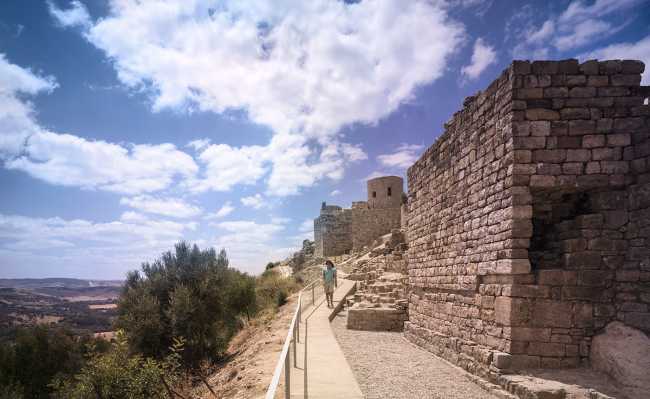 Landscape and history, the great beauty of Los Alcornocales Reserve. The renovation of the castle