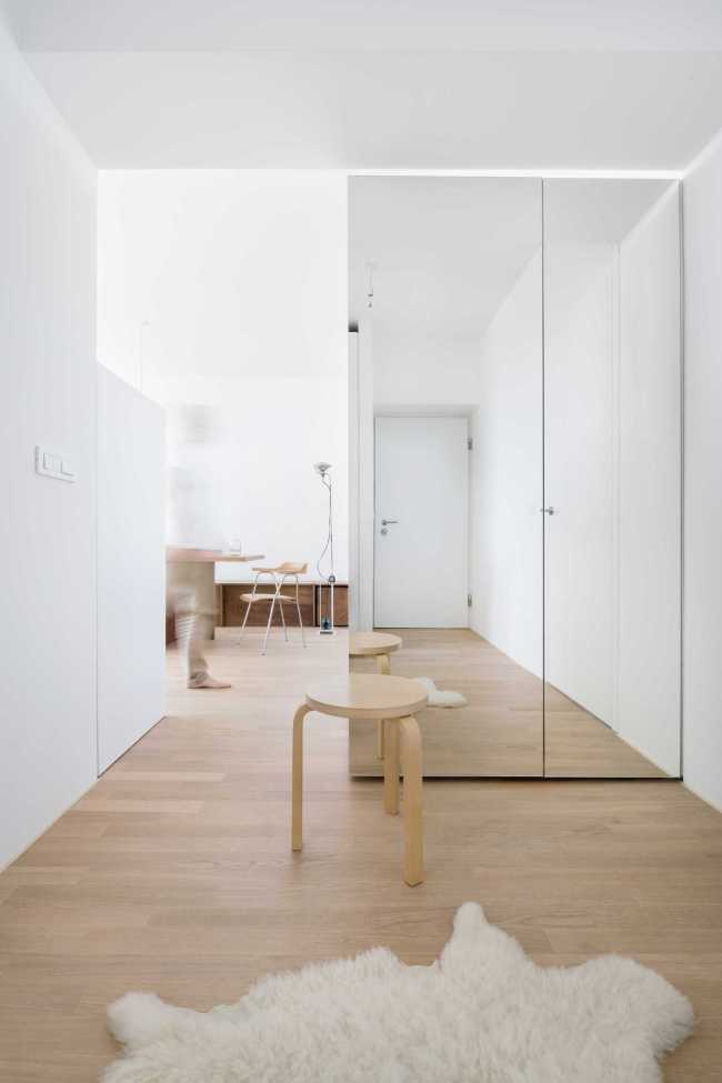 Renovation of an apartment in Ljubljana. An economical project with simple and open spaces