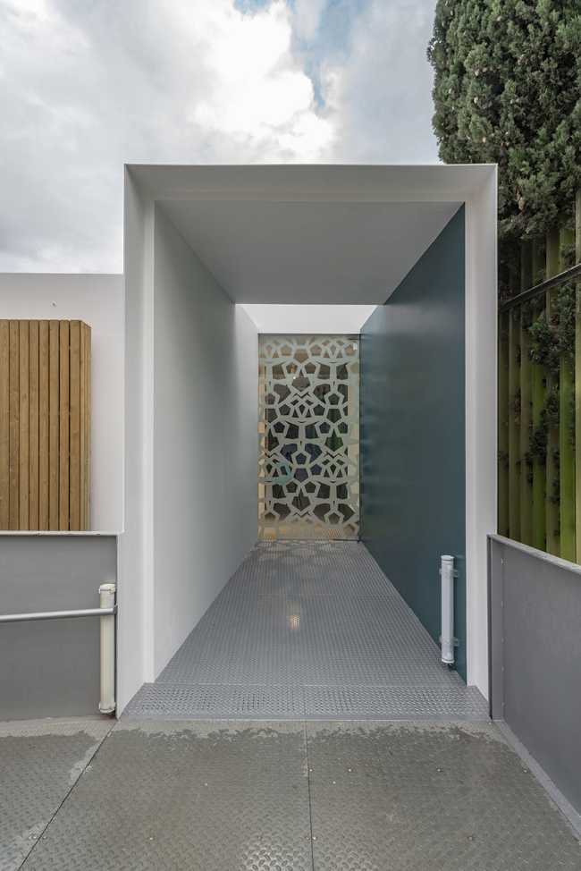 Small square associated with an archaeological site. The esparto is the protagonist of the performance