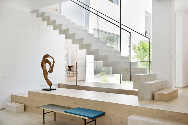 Casa a L:architettura contemporanea per una casa anni 60