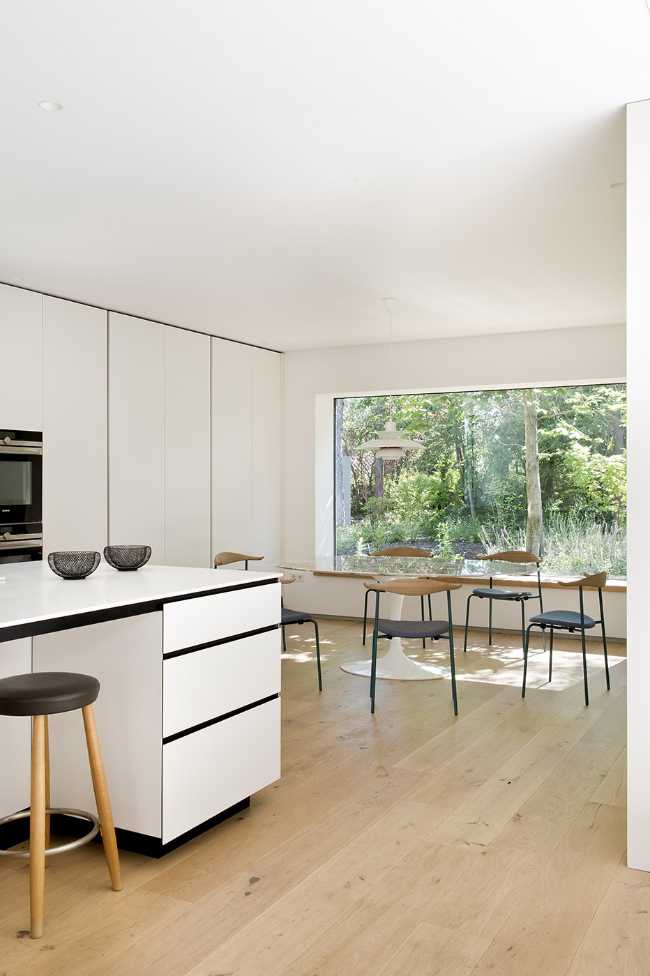 Casa a L:architettura contemporanea per una casa anni 60