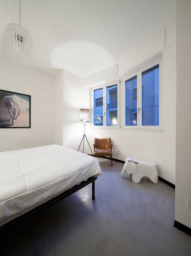 Renovated apartment in the center of Cuneo. New perception of space through the design of the furniture