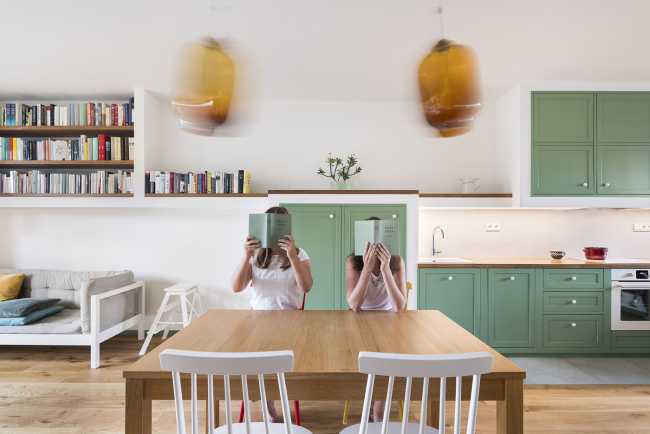 Villa storica a Praga. Ricostruzione per il co-living di tre famiglie