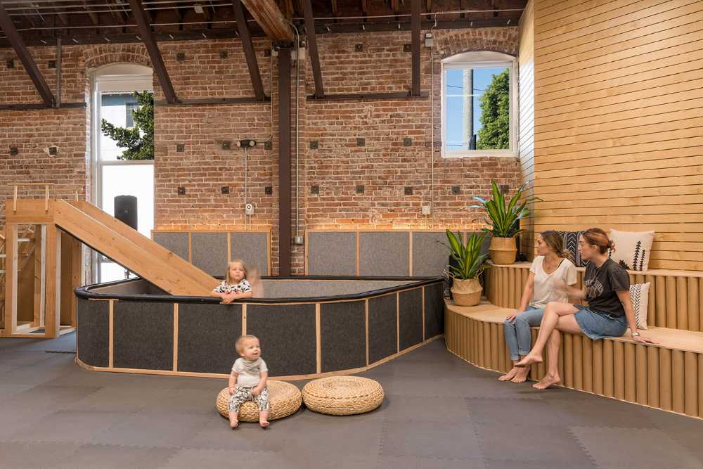 Sede californiana per il marchio Big and Tiny. Parco giochi per adulti e bambini