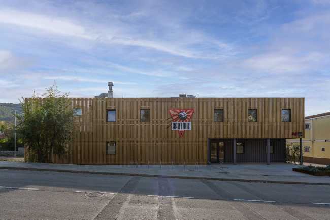 Centro juvenil en Cataluña. Extrema variabilidad en el uso de los espacios interiores