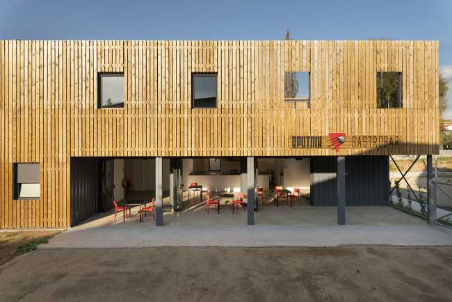 Centro juvenil en Cataluña. Extrema variabilidad en el uso de los espacios interiores