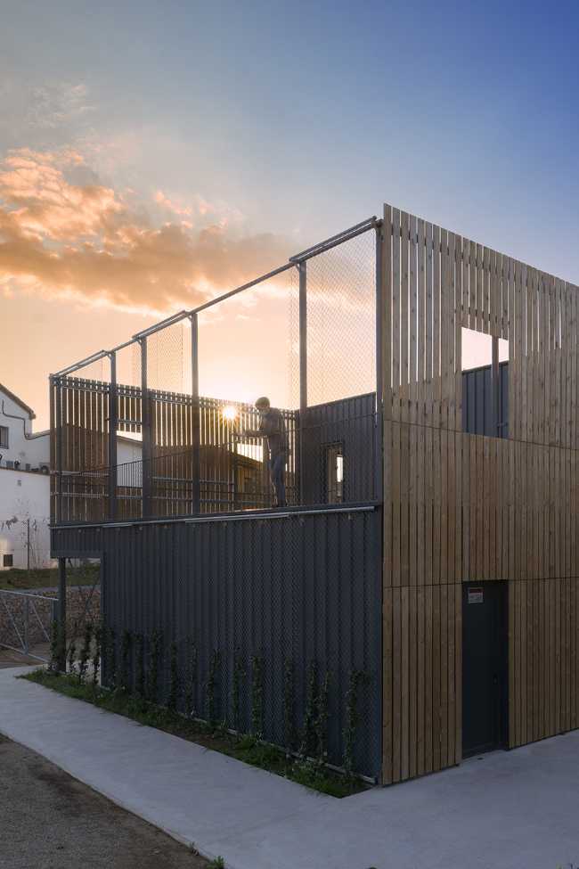 Centro juvenil en Cataluña. Extrema variabilidad en el uso de los espacios interiores