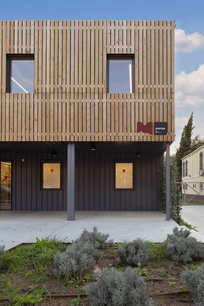 Centro juvenil en Cataluña. Extrema variabilidad en el uso de los espacios interiores