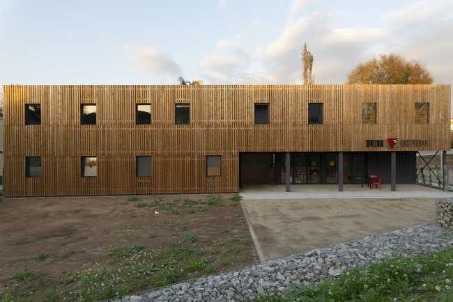 Centro juvenil en Cataluña. Extrema variabilidad en el uso de los espacios interiores