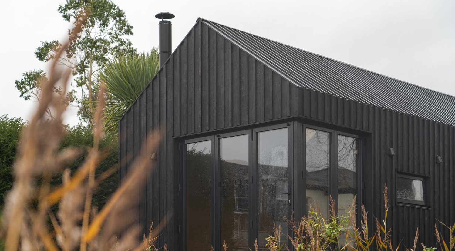 Ricerca dell'eleganza nella semplicità di una casa in legno