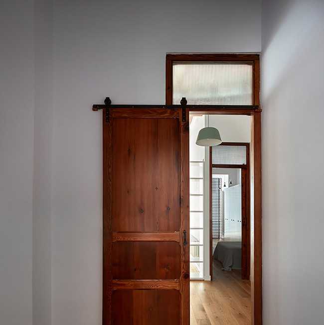 Rehabilitación de una casa típica valenciana. Los interiores y exteriores se compenetran entre tradición e innovación