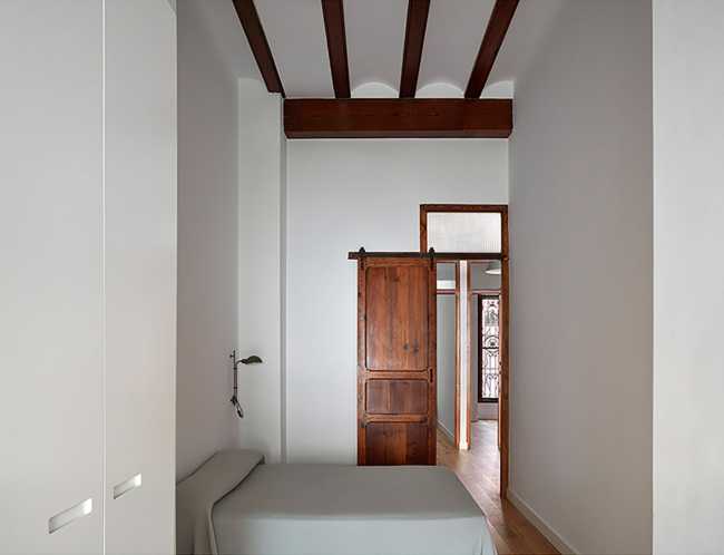 Rehabilitación de una casa típica valenciana. Los interiores y exteriores se compenetran entre tradición e innovación